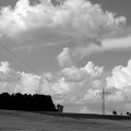 Panorama Hochspannung Wolken schwarz-weiss