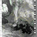 Schwarz-weiss Bild NOAA 18 Wettersatellit