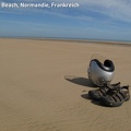 Omaha Beach Strand Helm und Sandalen Normandie Frankreich