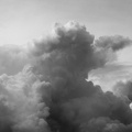 Große Cumulus Wolke schwarz-weiss