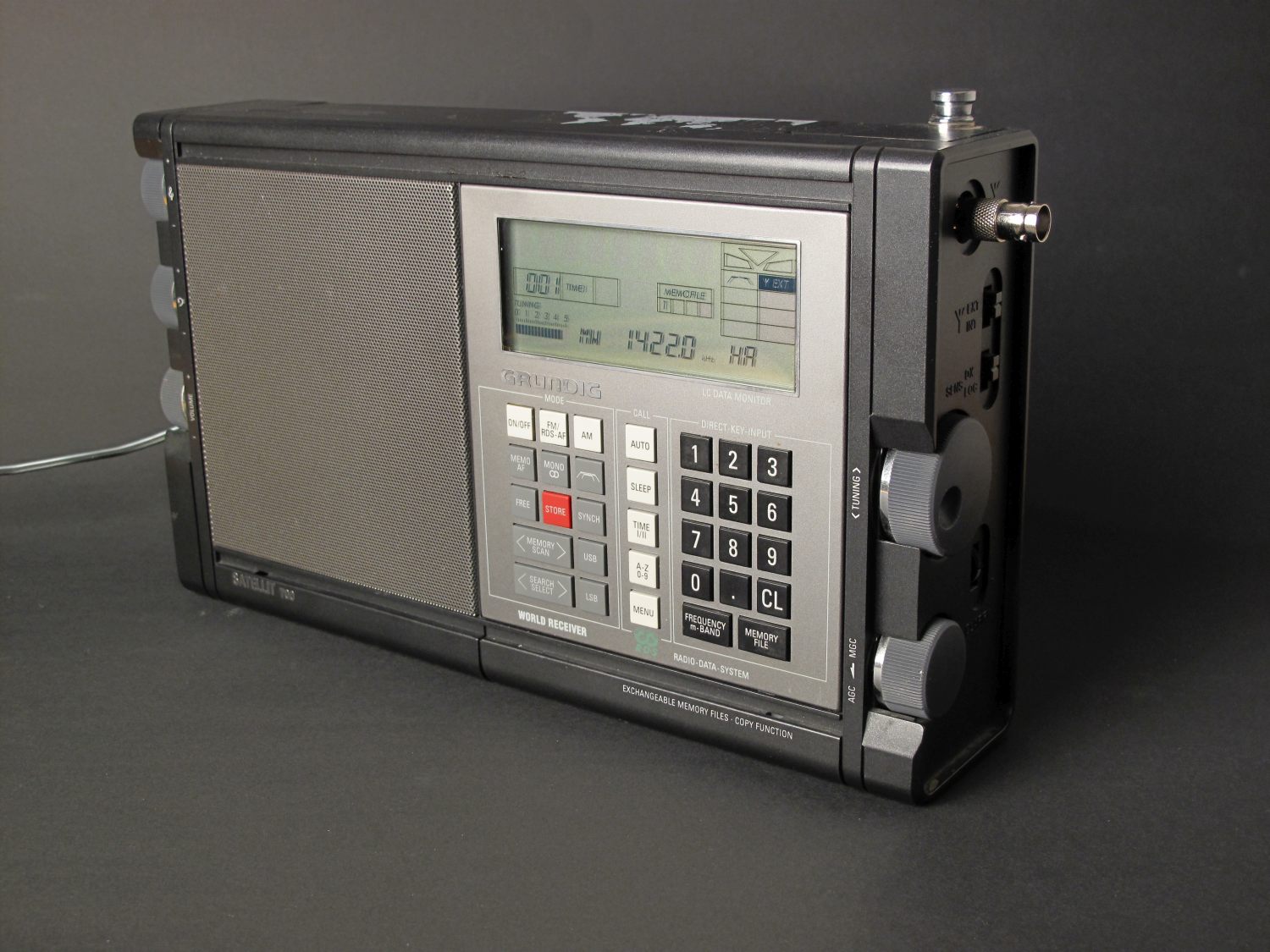 Grundig Satellit S700