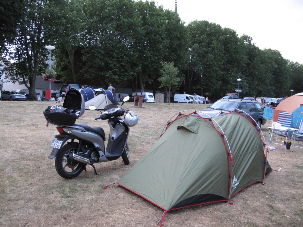Zelt Camping Frankreich Motorroller Tour Honda Sh125i