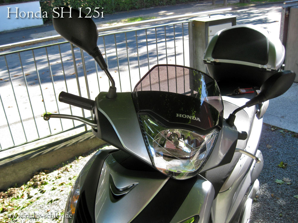 Honda Sh125i Motorroller silber Windshield
