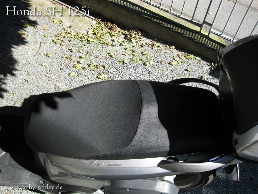 Honda Sh125i Motorroller silber Sitzbank